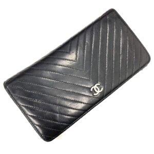 シャネル Vステッチ 財布